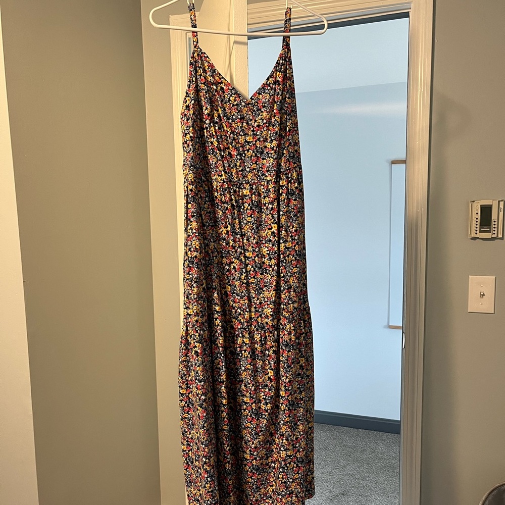 Woman’s Old Navy Dress With Pockets (Size XL)